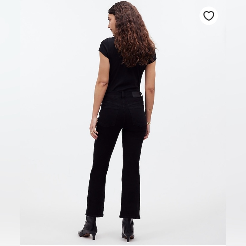 Madewell Petite Kick Out
Crop Jeans in Black Rinse Wash